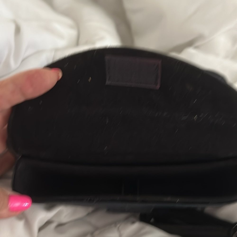 Crossbody or belt bag - Picture 2 of 8